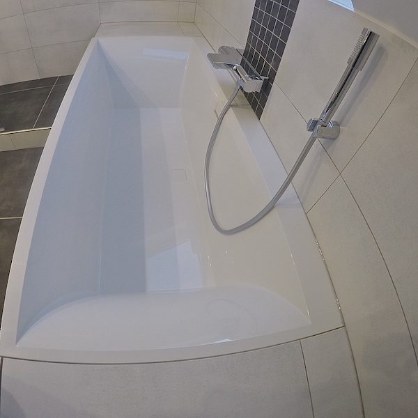 Baignoire VILLEROY & BOCK en QUARYL, gamme SQUARO Edge 12 (170×75)