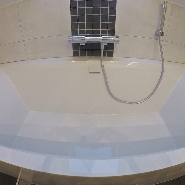 Baignoire VILLEROY & BOCK en QUARYL, gamme SQUARO Edge 12 (170×75)