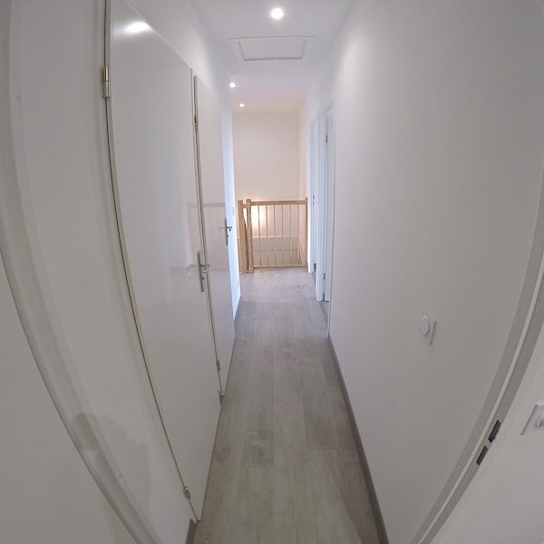 Nouvelle ambiance avec parquet et éclairage LED