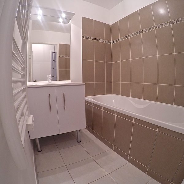 La salle de bain avant notre intervention !