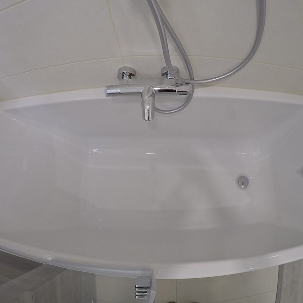 Baignoire JACOB DELAFON 170cm à fond plat et forme ergonomique