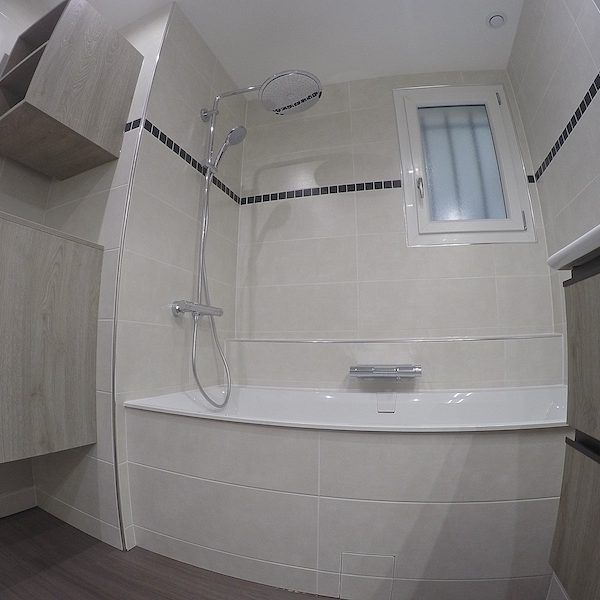 Un espace de bain et de douche tout en un !