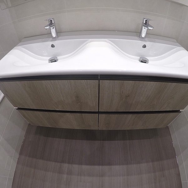 Meuble sous vasque 120cm.