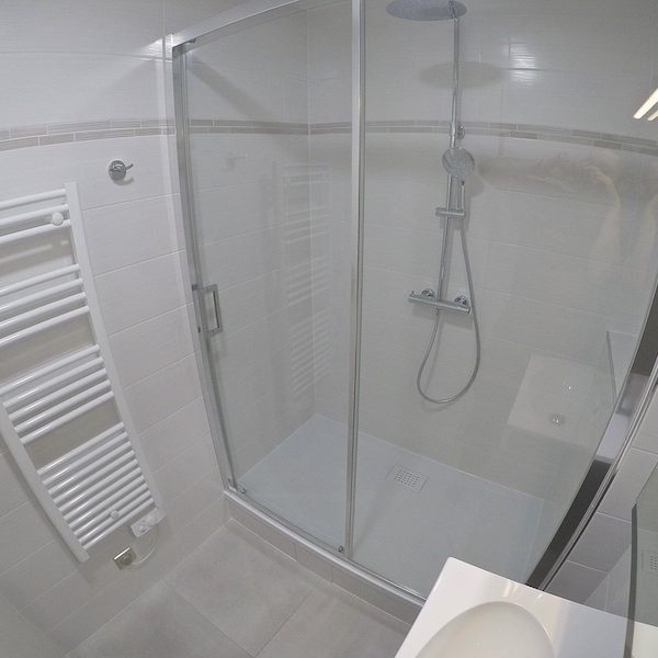 Porte de douche coulissante SANSWISS, gamme AUPS2 (140cm)