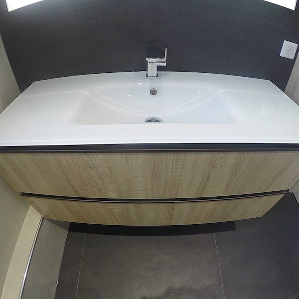 Meuble sous vasque 120cm + vasque en verre blanc