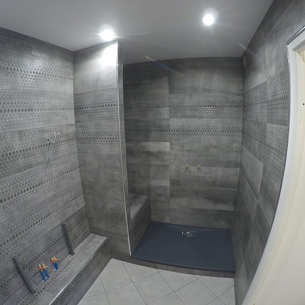 La salle de bain PENDANT les travaux !