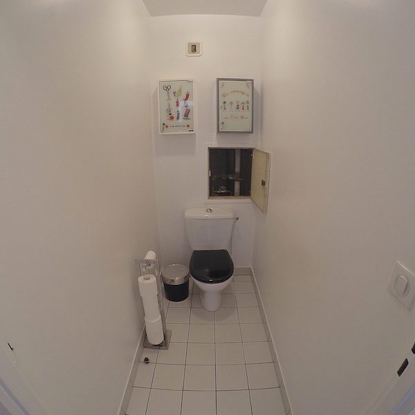 Le local WC AVANT notre intervention.