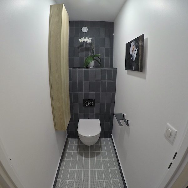 Le local WC APRÈS notre intervention.