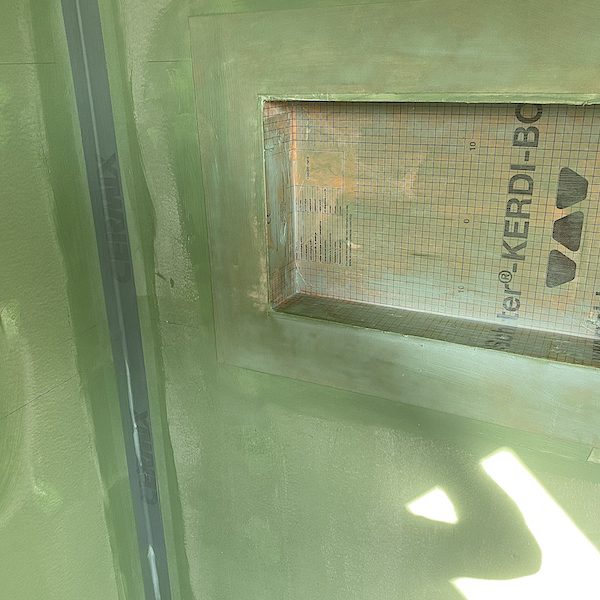 Niche SCHLÜTER Systems AVANT la mise en carrelage