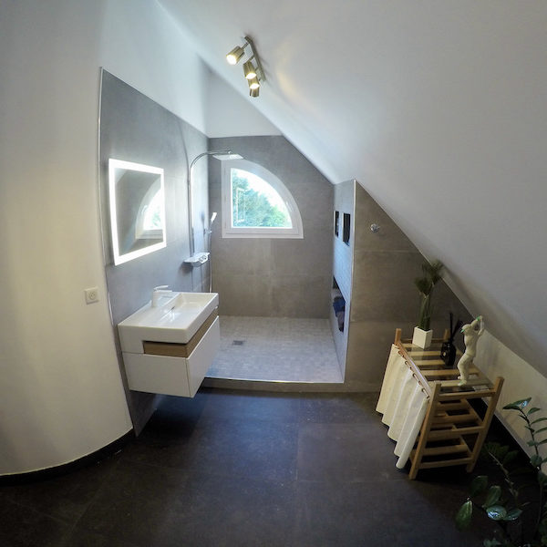 La salle de bain APRÈS notre intervention ! La salle de bain APRÈS notre intervention !