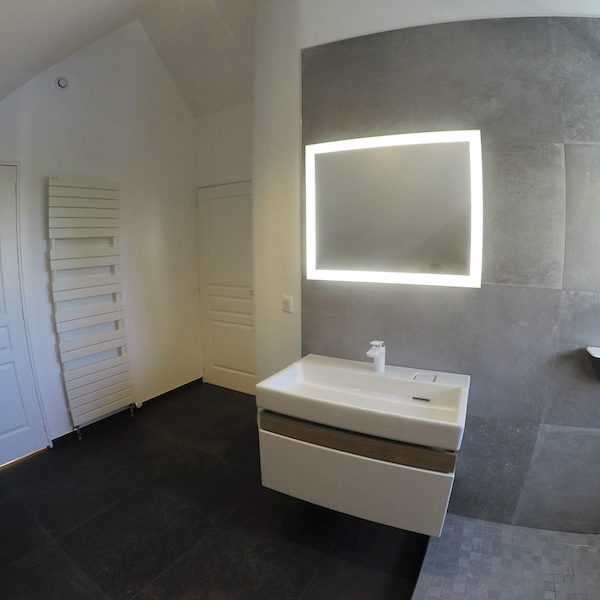 La salle de bain APRÈS notre intervention ! La salle de bain APRÈS notre intervention !