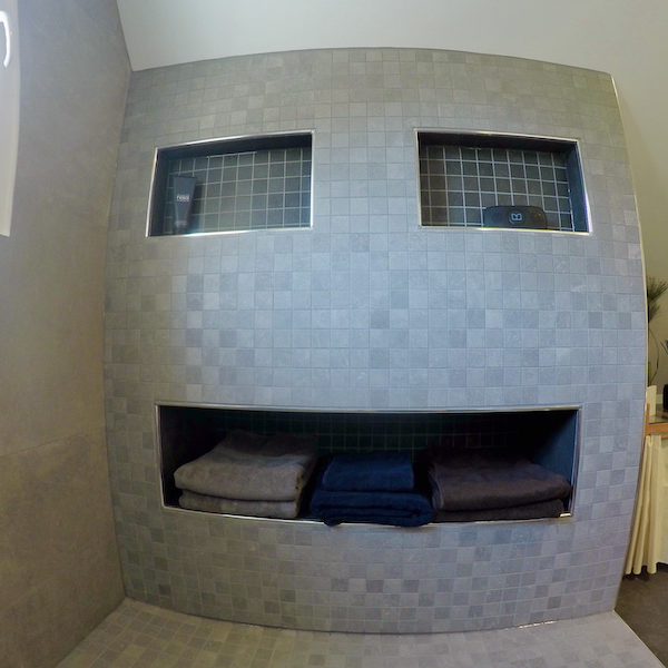 La salle de bain APRÈS notre intervention ! La salle de bain APRÈS notre intervention !