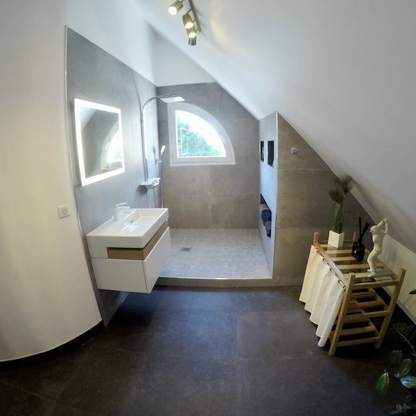 La salle de bain APRÈS notre intervention ! La salle de bain APRÈS notre intervention !