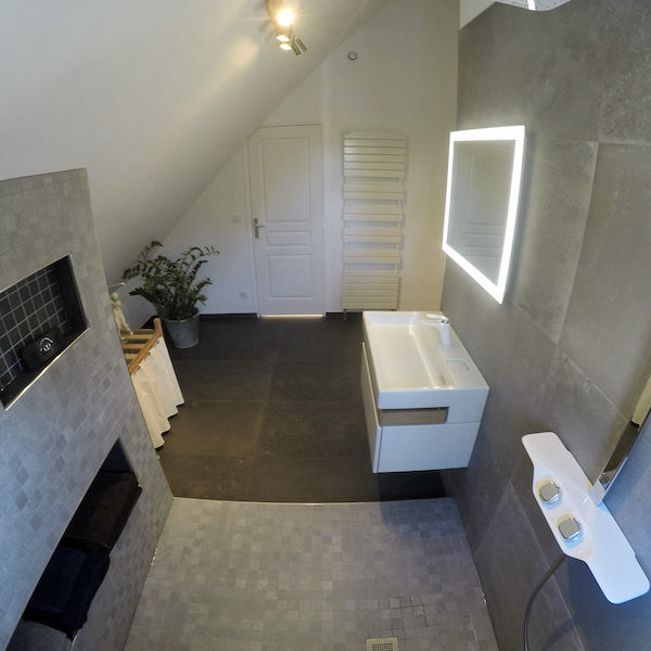 La salle de bain APRÈS notre intervention ! La salle de bain APRÈS notre intervention !