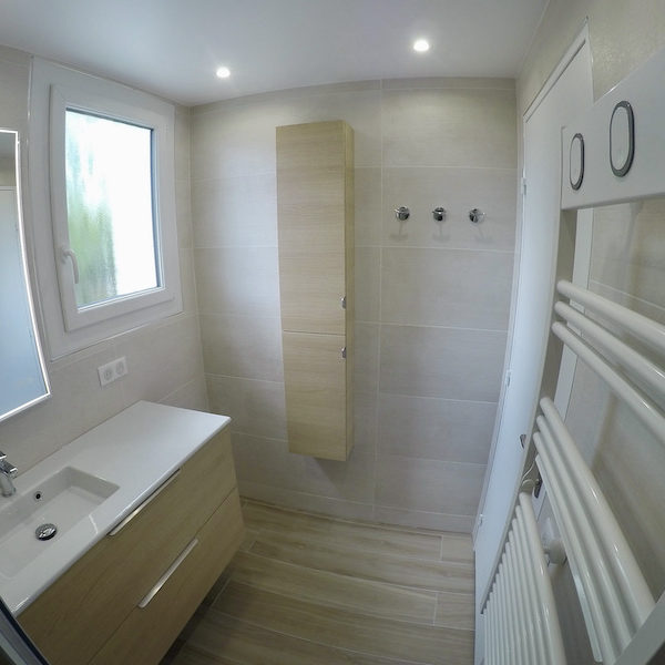 La salle de bain APRÈS notre intervention ! La salle de bain APRÈS notre intervention !