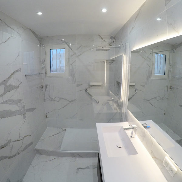 La salle de bain APRÈS notre intervention ! La salle de bain APRÈS notre intervention !