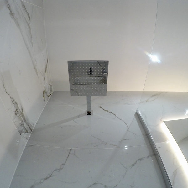 La salle de bain APRÈS notre intervention ! La salle de bain APRÈS notre intervention !