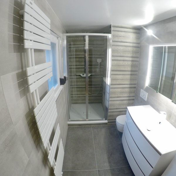 La salle de bain APRÈS notre intervention !