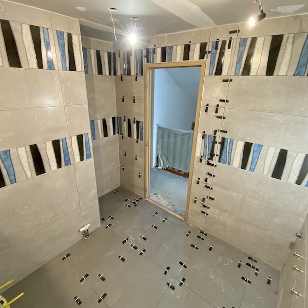 06 La salle de bain PENDANT notre intervention ! 06 La salle de bain PENDANT notre intervention !