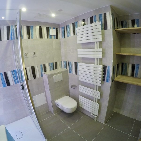 08 La salle de bain APRÈS notre intervention ! 08 La salle de bain APRÈS notre intervention !