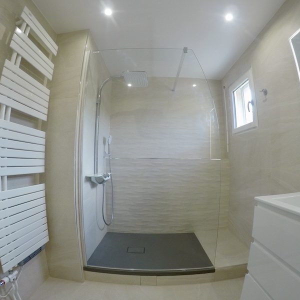 La salle de bain APRÈS notre intervention !